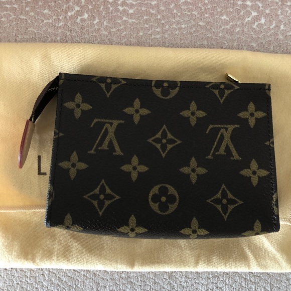 Louis Vuitton Handbags - Louis Vuitton Toiletry 15